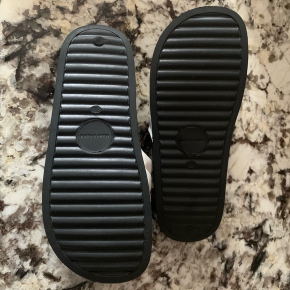 NEW Marc Fisher White Slides - Picture 6 of 9